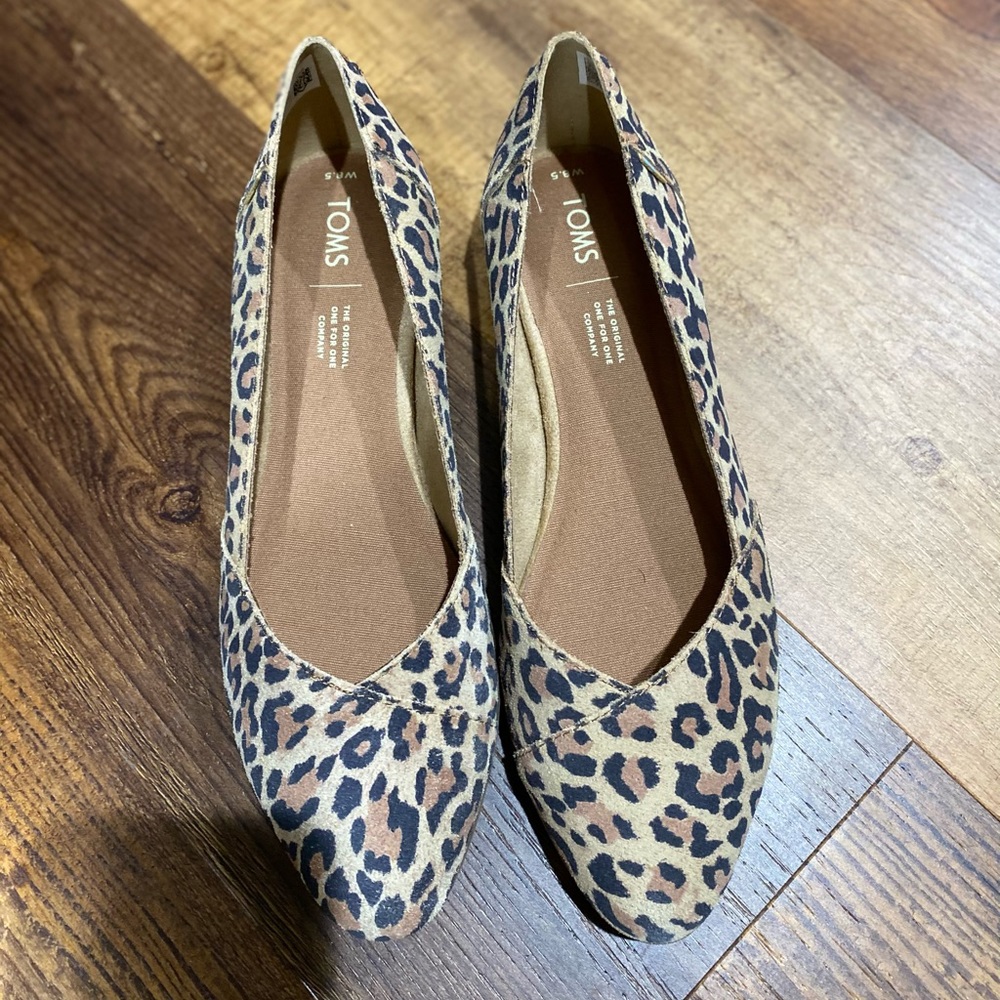 Brand new leopard shoes